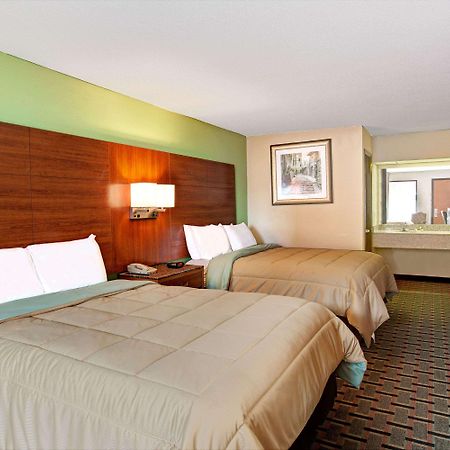 Days Inn Conover/Hickory Exterior photo