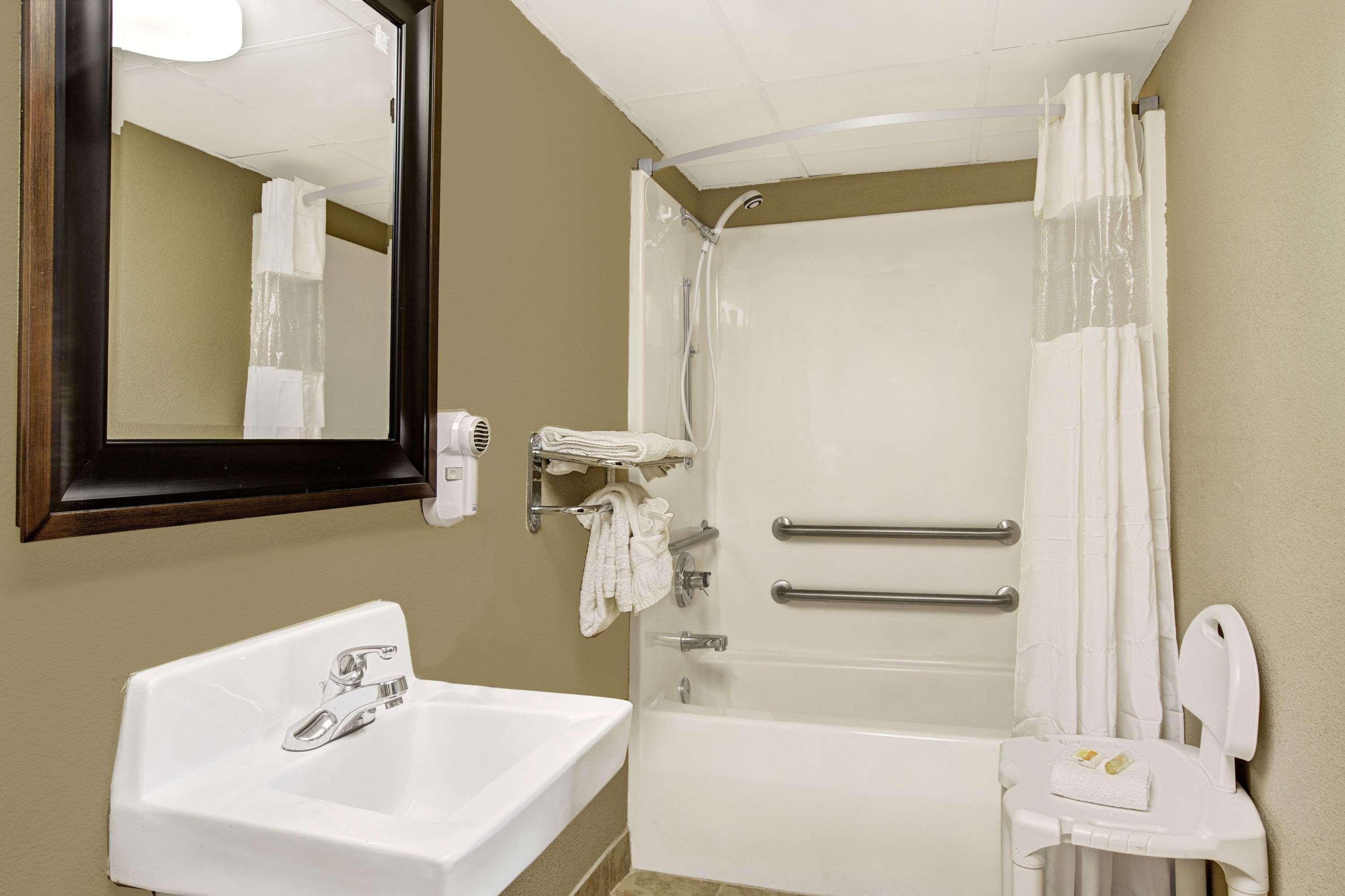 Days Inn Conover/Hickory Exterior photo