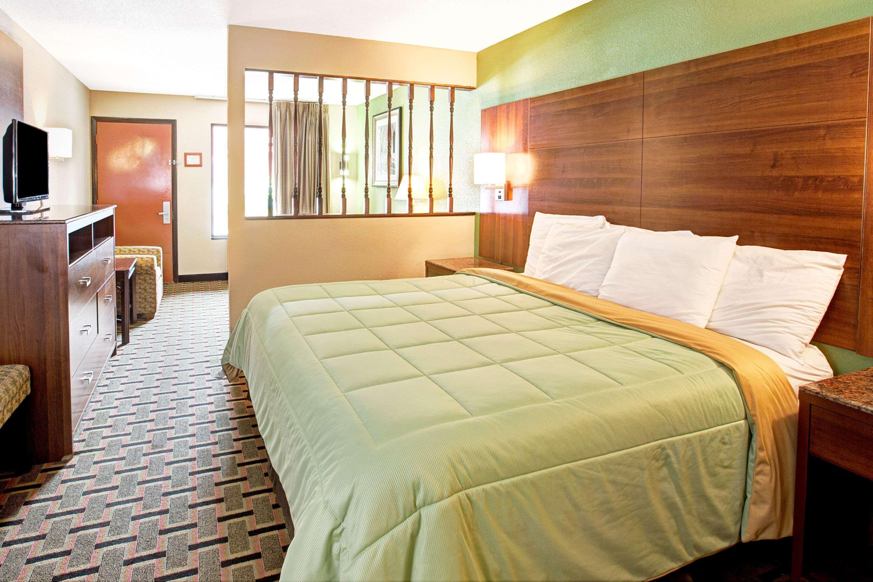 Days Inn Conover/Hickory Exterior photo