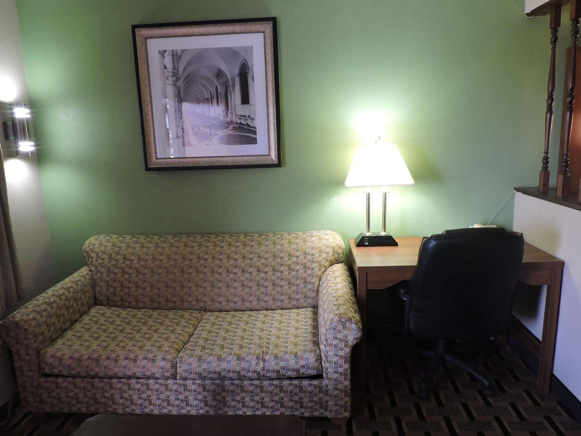 Days Inn Conover/Hickory Exterior photo