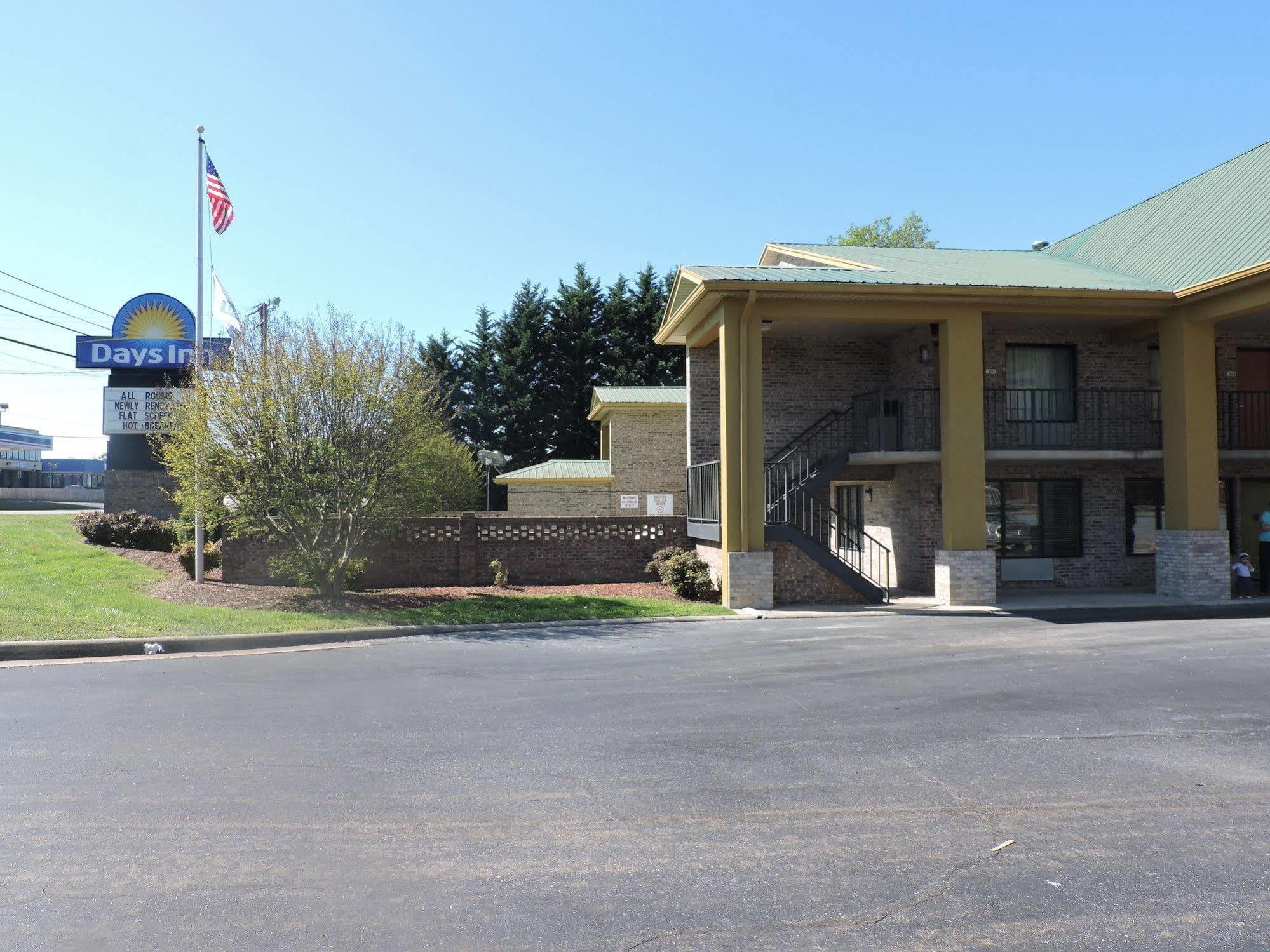 Days Inn Conover/Hickory Exterior photo