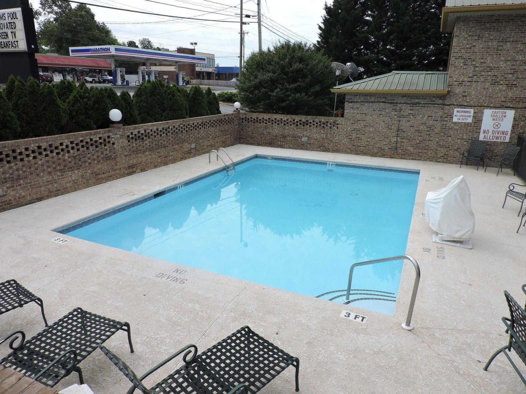 Days Inn Conover/Hickory Exterior photo