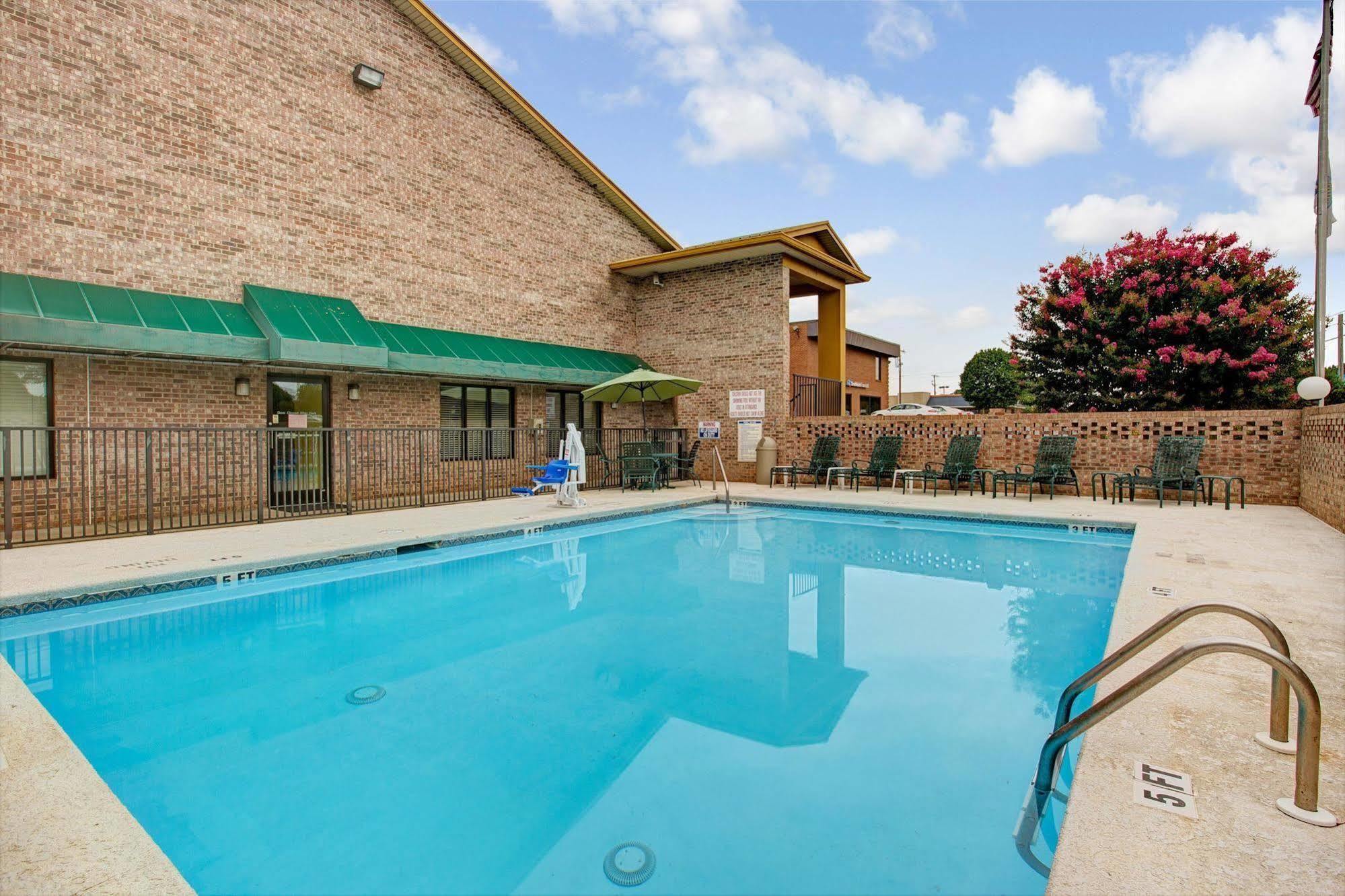 Days Inn Conover/Hickory Exterior photo